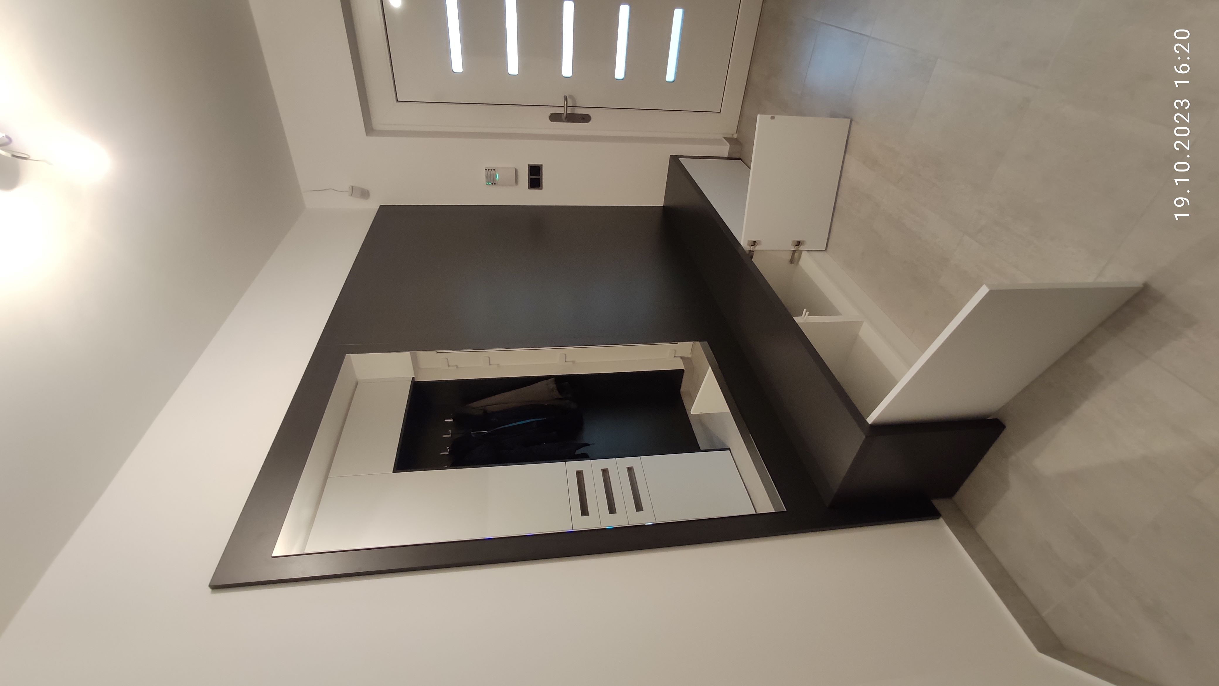 Skříně do vstupní části domu